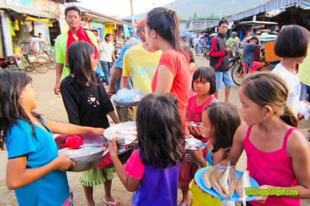 STREET SELLING