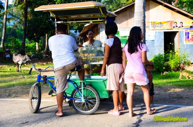 Mobile bread store