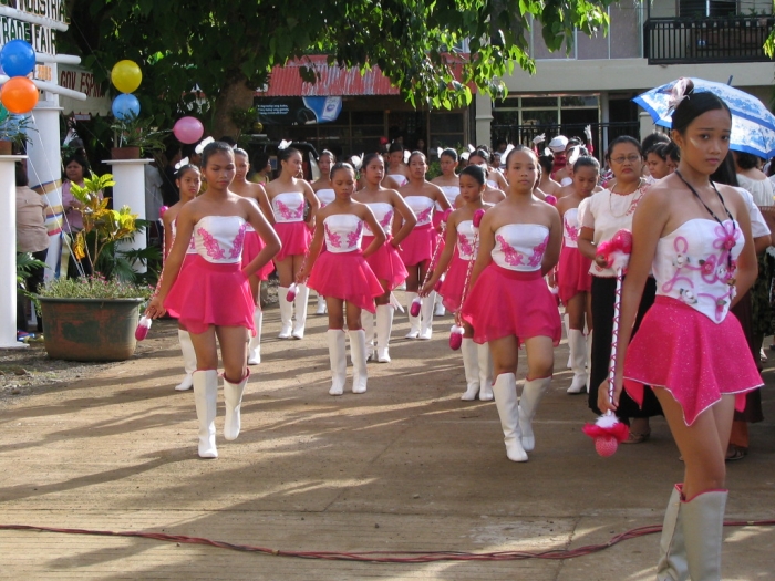 2005NavalPuebloParade3
