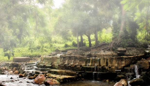 Mainit Hot Spring