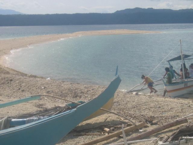 Shifting sandbar of Higatangan Island