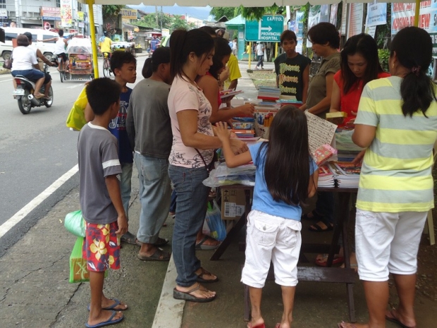 Balik Eskwela Diskwento Fair 2012
