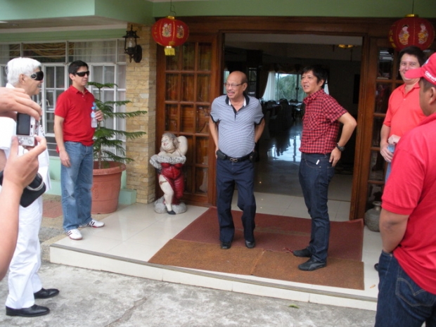 Marcos kins meet the Espinas