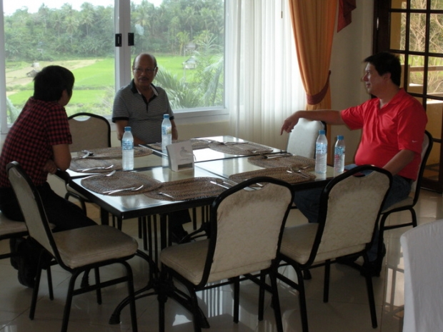 Marcos kins meet the Espinas